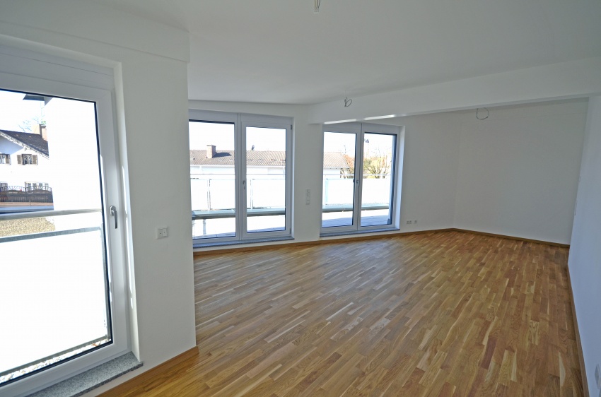 Wohnzimmer leer Penthousewohnung Holzkirchen