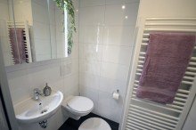 Ap. 1 Bad Sehr sch�nes, modern m�bliertes 1-Zimmer-Apartment in M�nchen-Solln