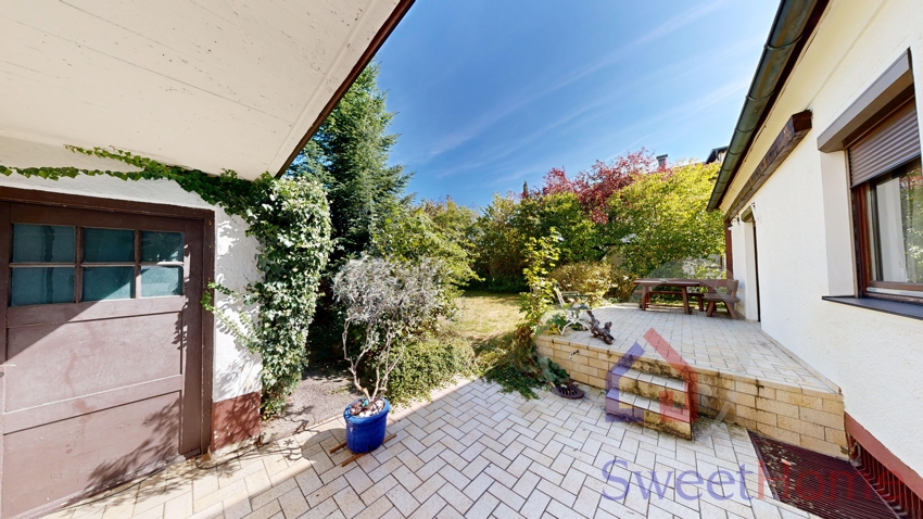 Terrasse mit angrenzenden Garten Wohngrundst�ck M�nchen