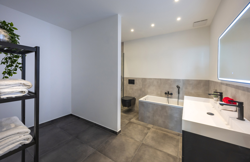 Masterbad Platz Sauna Erdgeschosswohnung Miesbach